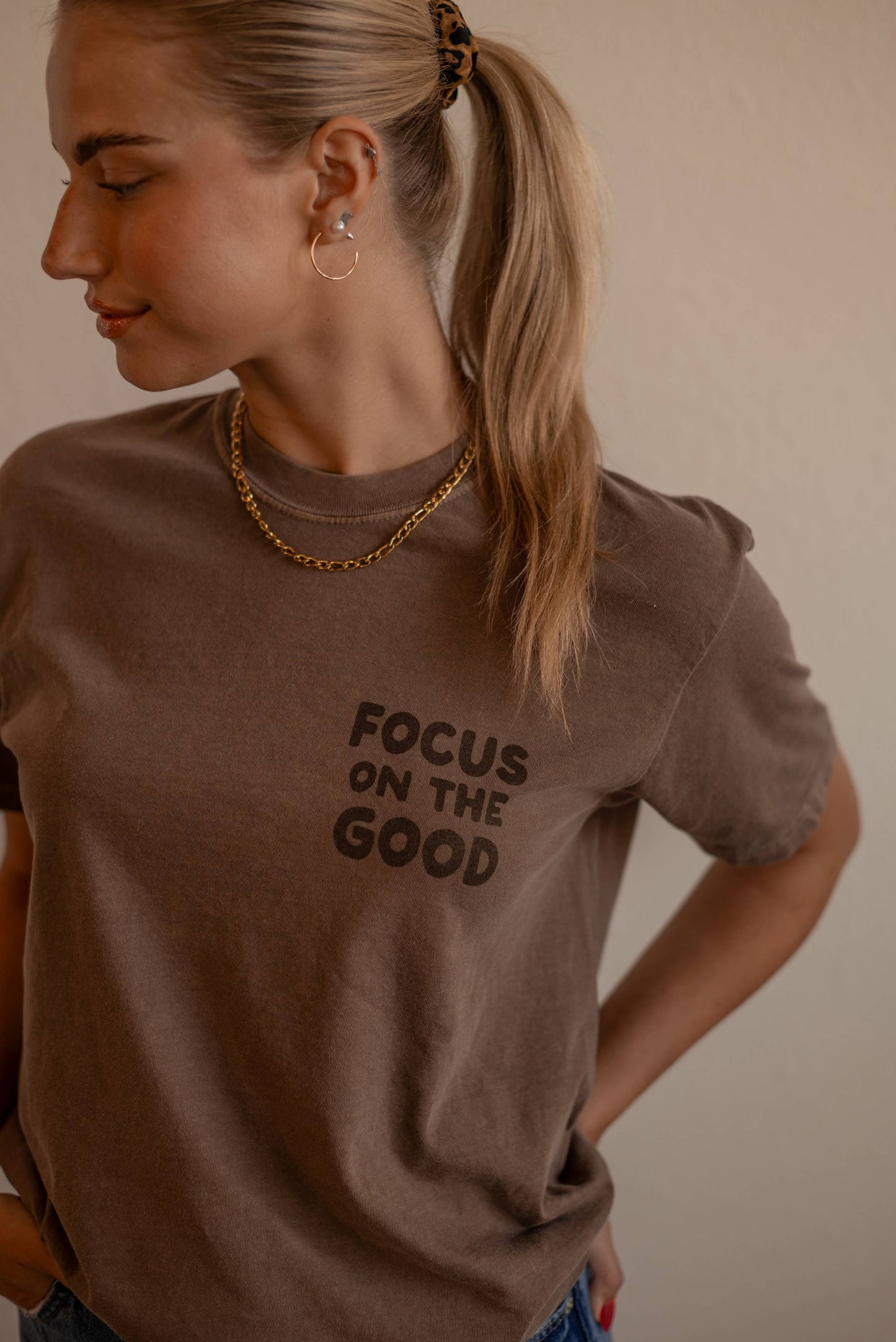 Focus on the Good Tee - Espresso | Christian Tee
