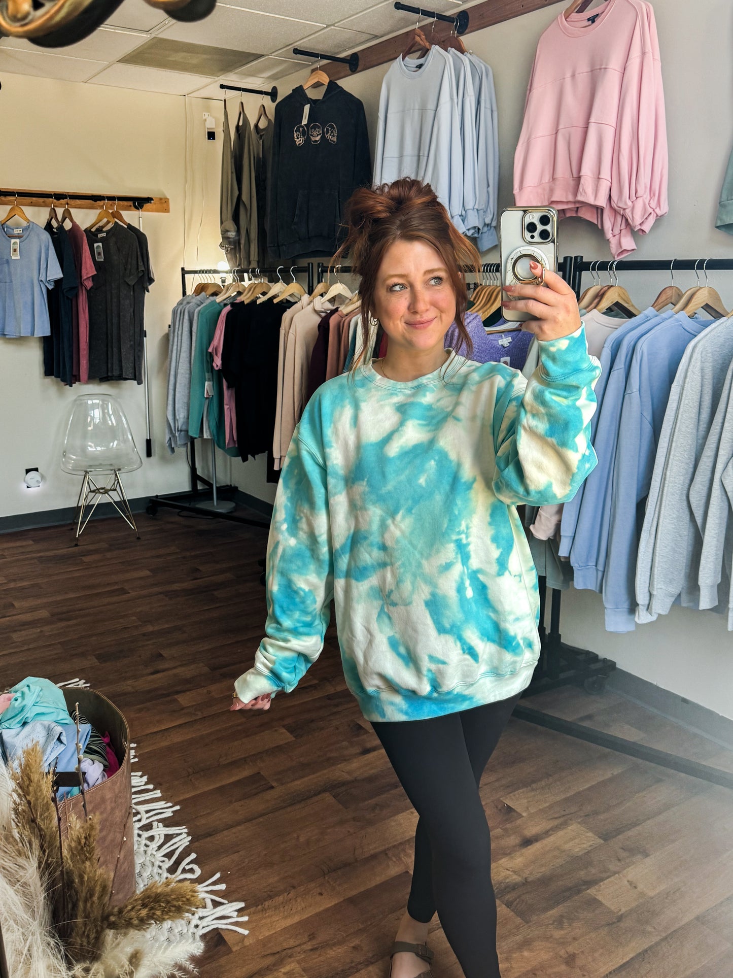 Basic Acid Washed Sweatshirt Crewneck