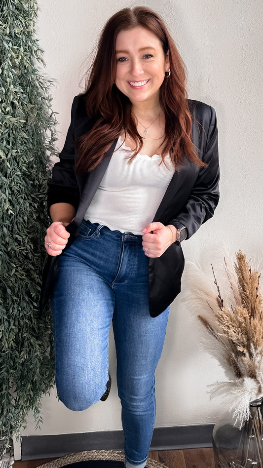 Clocking Out Satin Blazer | Black