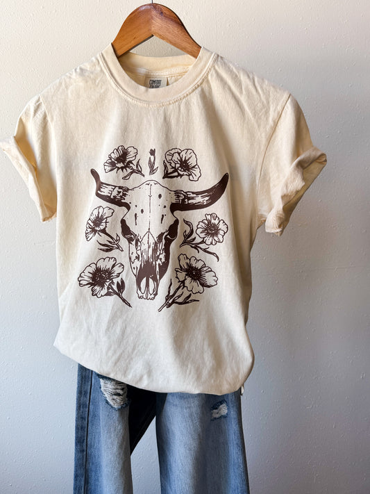 Floral Longhorn Skull Comfort Colors Tee, Ivory
