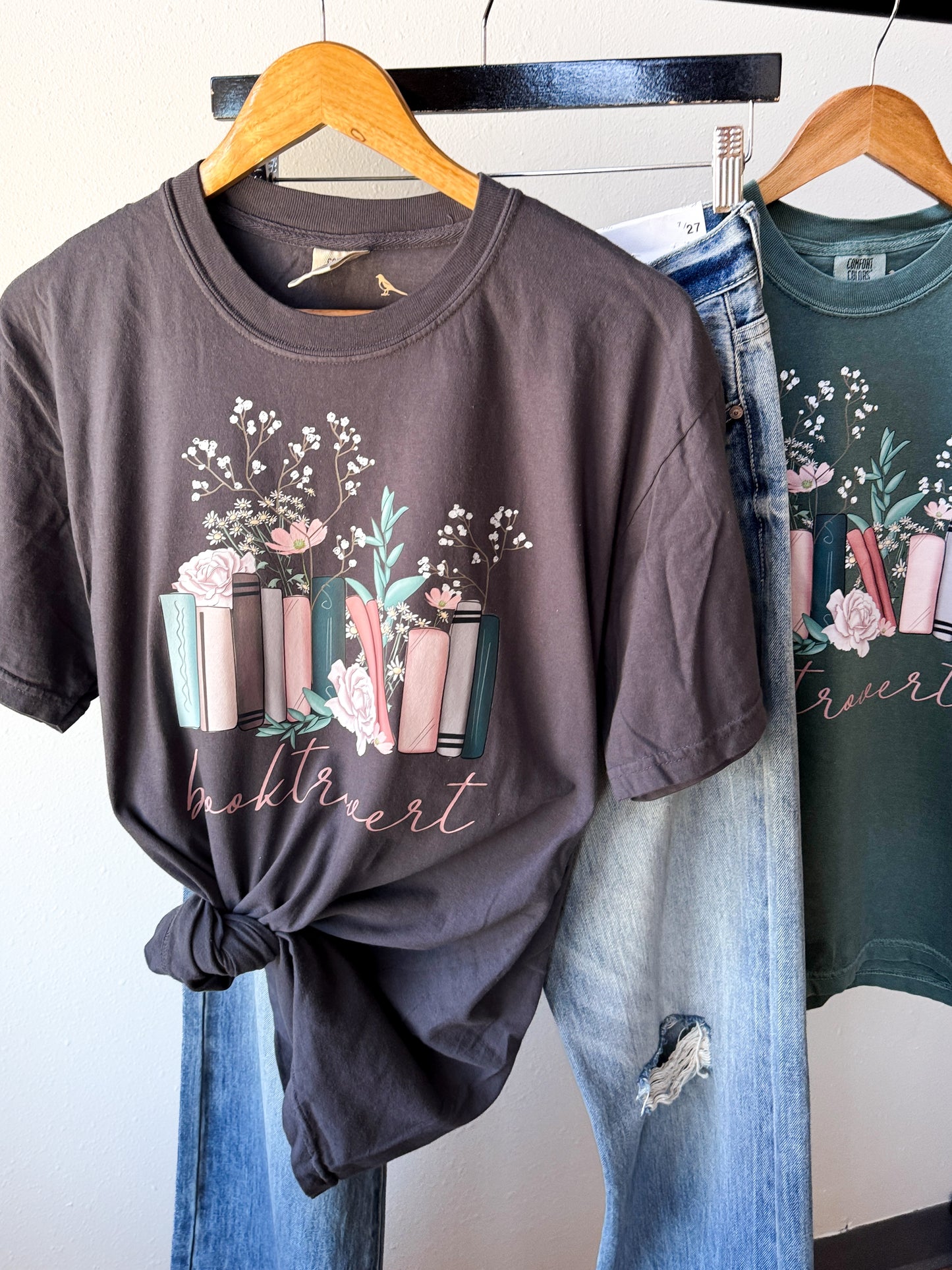 Booktrovert Comfort Colors Tee