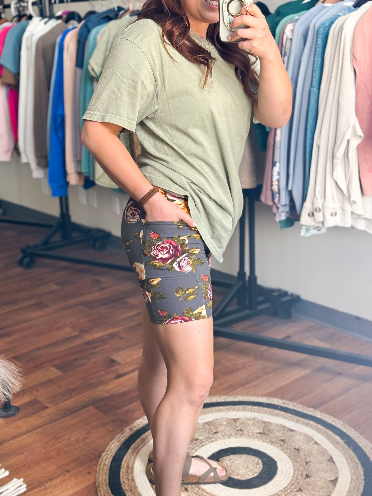 Floral Biker Shorts - POCKETS (S-CURVY)