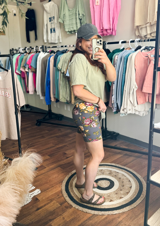 Floral Biker Shorts - POCKETS (S-CURVY)
