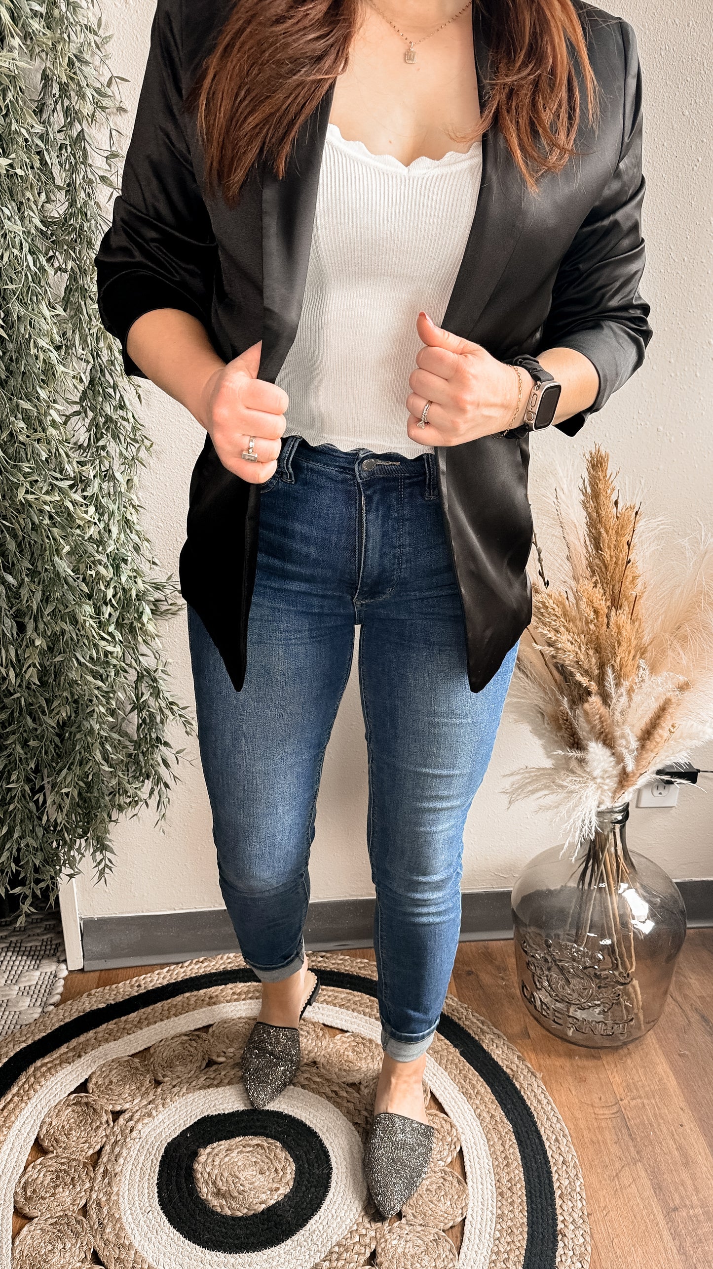 Clocking Out Satin Blazer | Black
